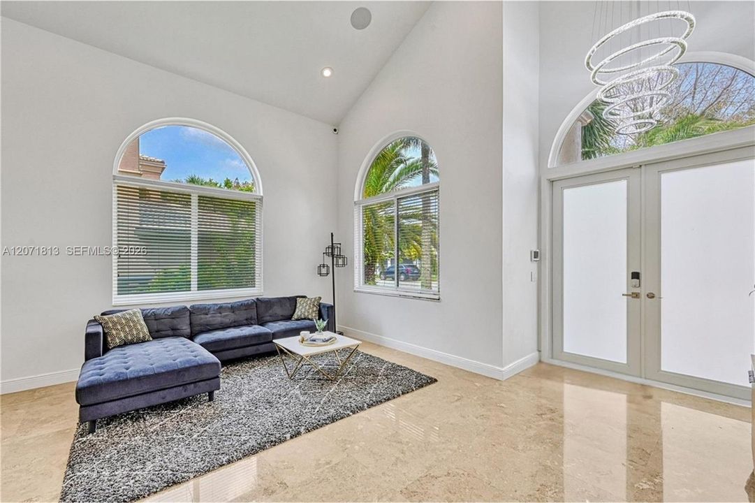 For Sale: $950,000 (5 beds, 3 baths, 3113 Square Feet)