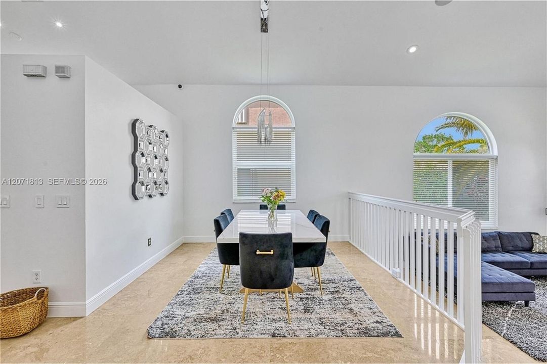 For Sale: $950,000 (5 beds, 3 baths, 3113 Square Feet)