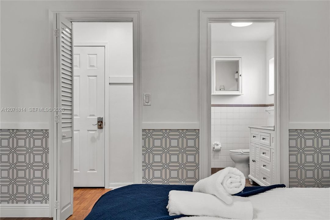 Private bathroom on master room