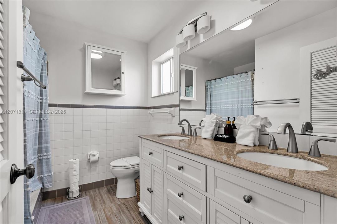 For Rent: $5,550 (4 beds, 2 baths, 2202 Square Feet)
