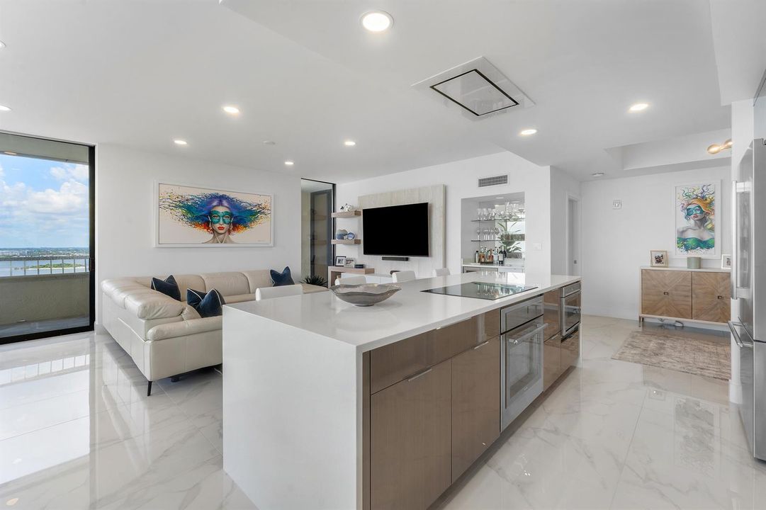 007-5280NorthOceanDrive-16E-RivieraBeach