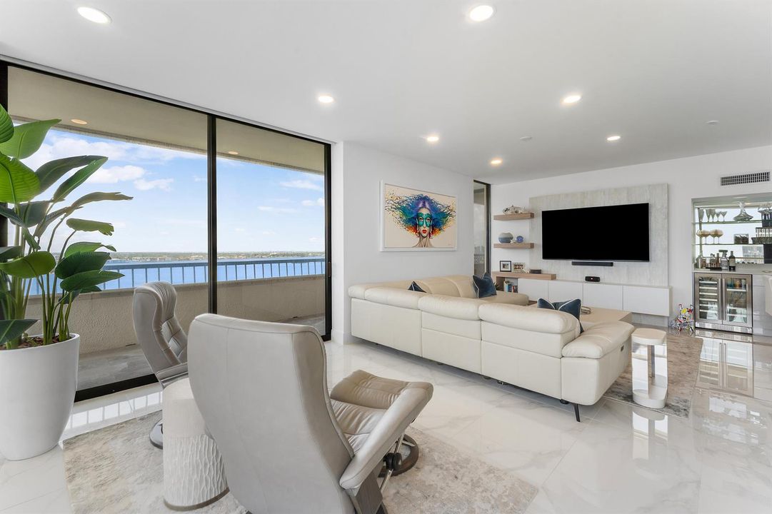 014-5280NorthOceanDrive-16E-RivieraBeach