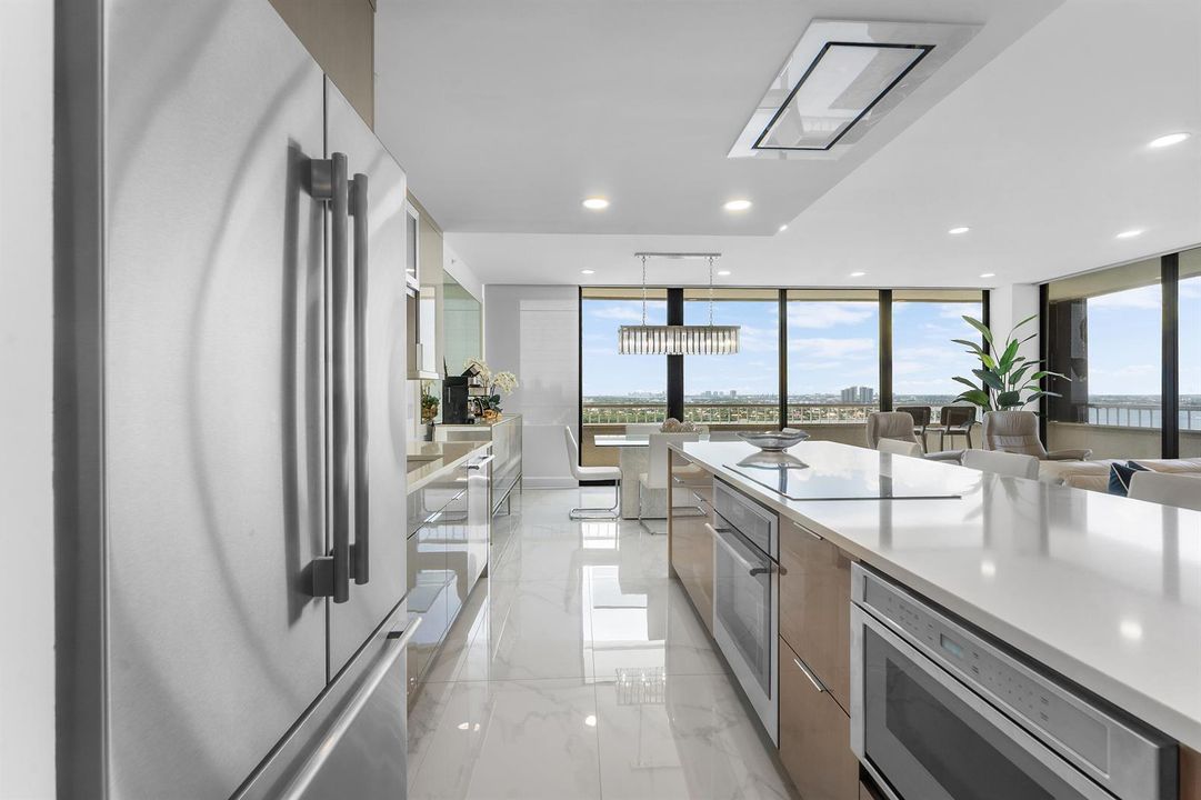 005-5280NorthOceanDrive-16E-RivieraBeach