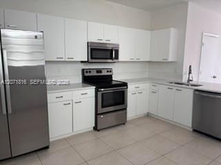 For Sale: $570,000 (3 beds, 2 baths, 1461 Square Feet)
