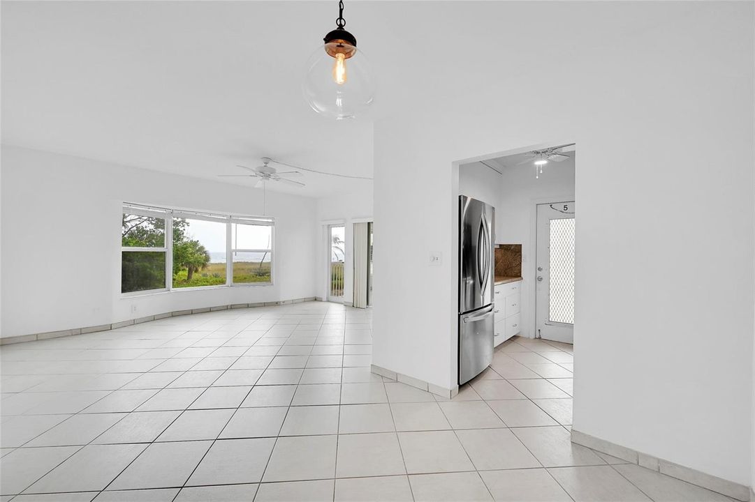 Lining/Dining Room