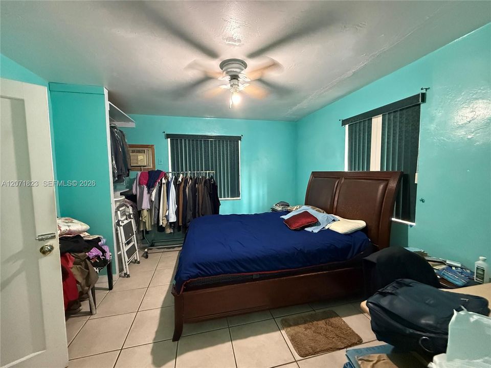For Sale: $475,000 (2 beds, 1 baths, 1140 Square Feet)