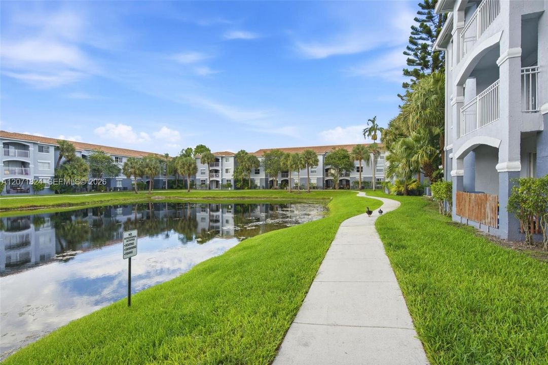 For Sale: $325,000 (3 beds, 2 baths, 1247 Square Feet)