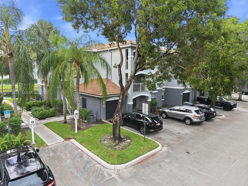 For Sale: $325,000 (3 beds, 2 baths, 1247 Square Feet)