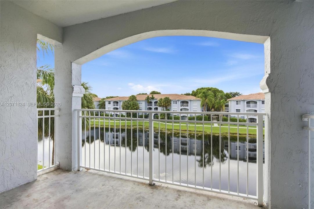 For Sale: $325,000 (3 beds, 2 baths, 1247 Square Feet)