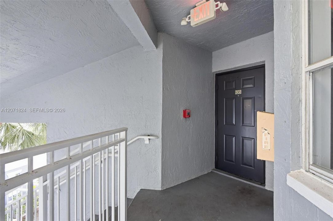For Sale: $325,000 (3 beds, 2 baths, 1247 Square Feet)
