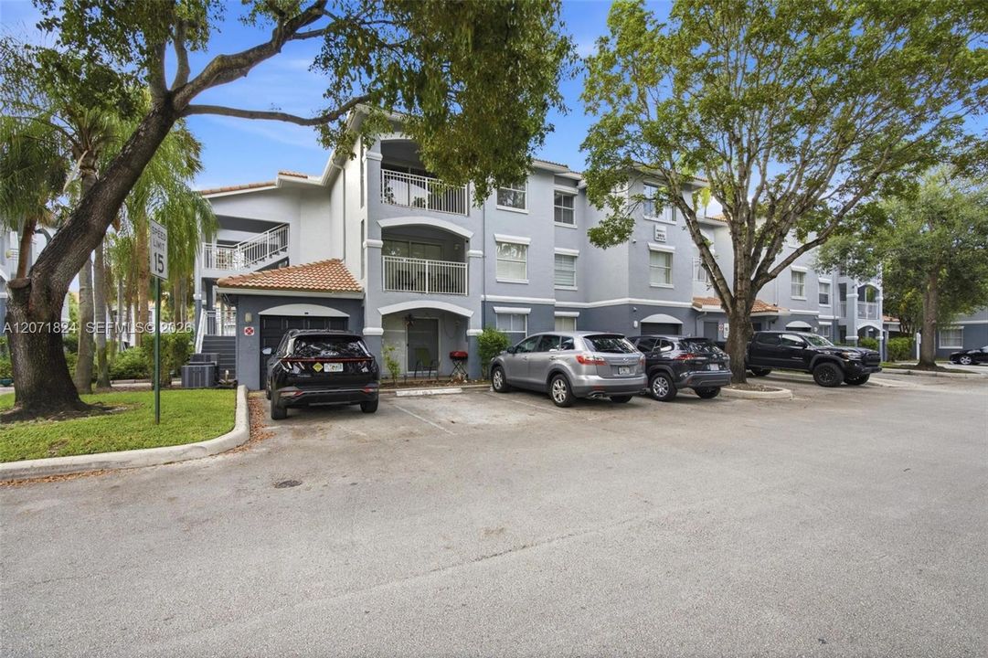 For Sale: $325,000 (3 beds, 2 baths, 1247 Square Feet)