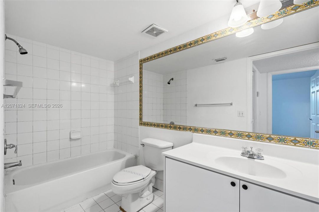 For Sale: $325,000 (3 beds, 2 baths, 1247 Square Feet)