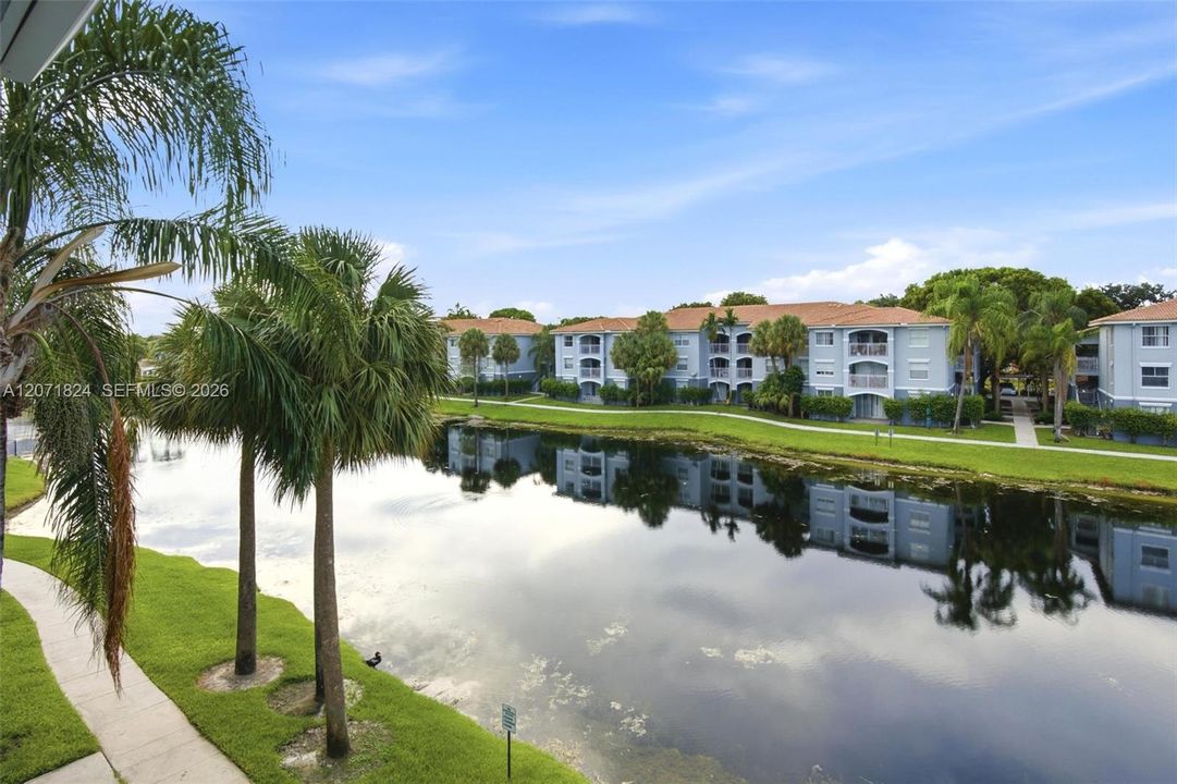 For Sale: $325,000 (3 beds, 2 baths, 1247 Square Feet)