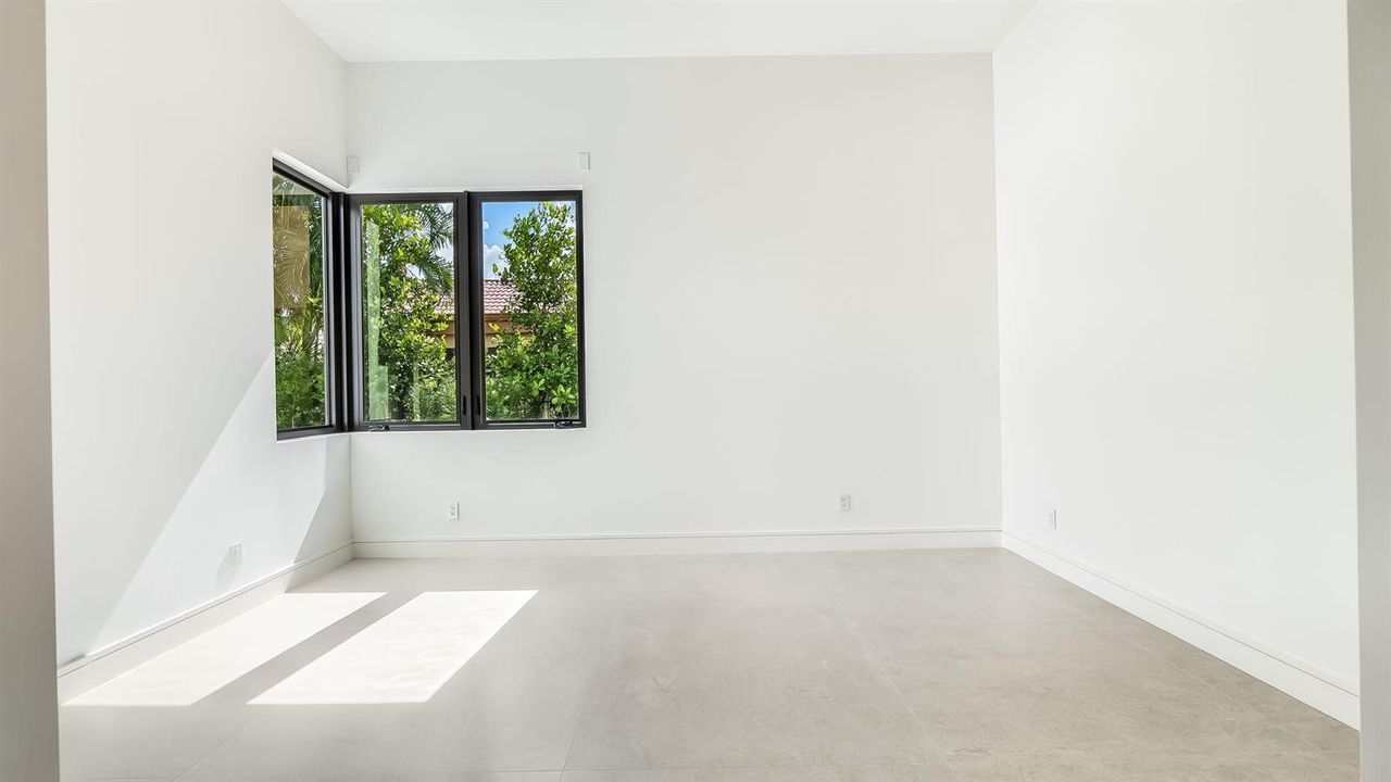 Main Floor Bedroom #2