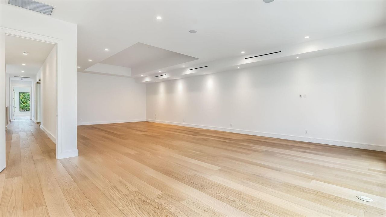 Club Room/Home Theater/Golf Simulator