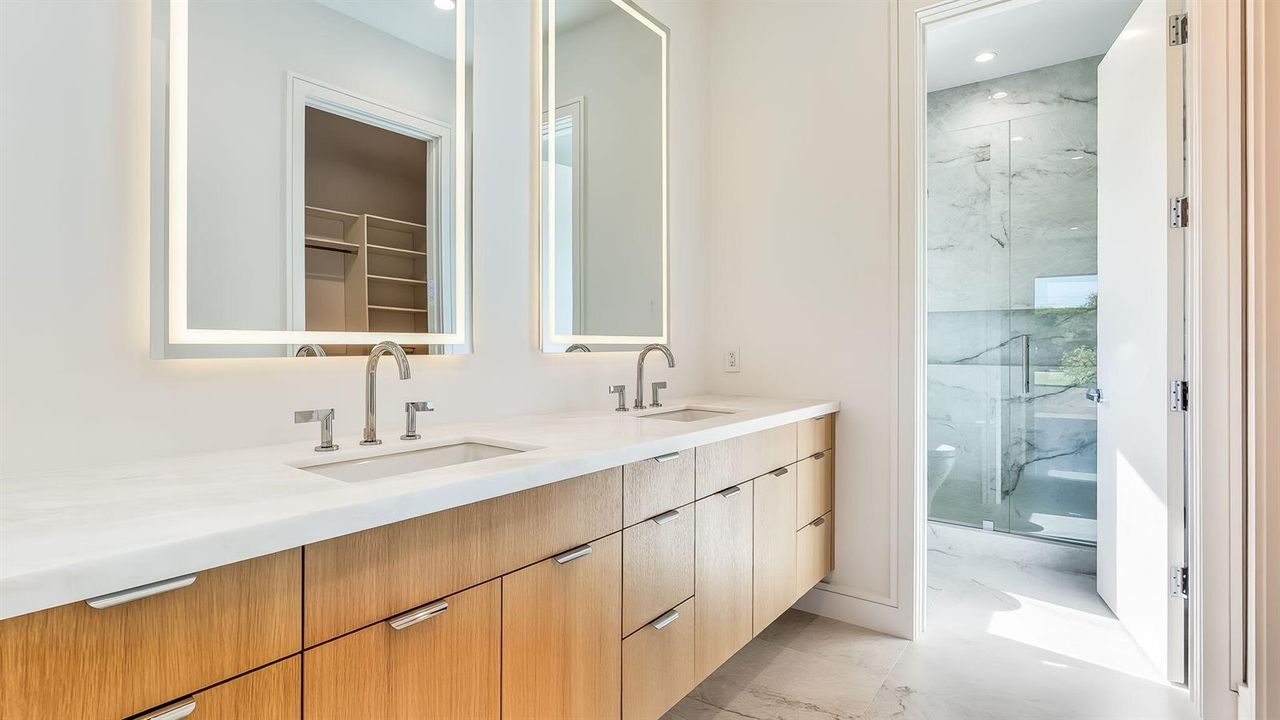 VIP Suite #1 Bath