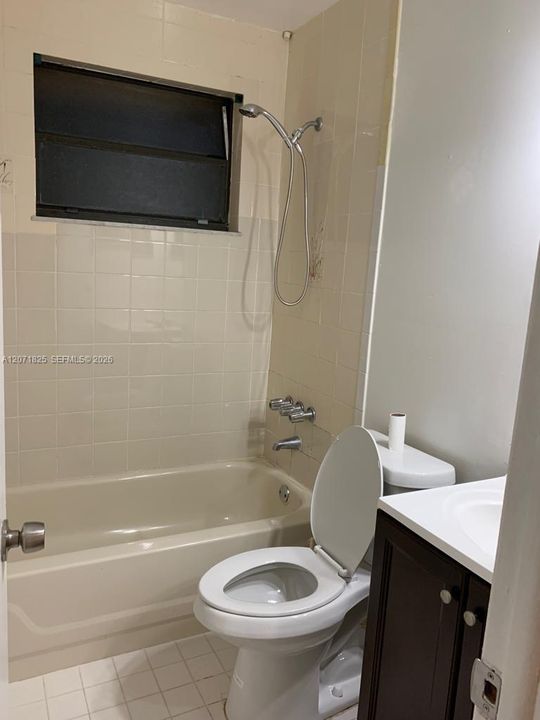 For Rent: $2,250 (2 beds, 1 baths, 1843 Square Feet)