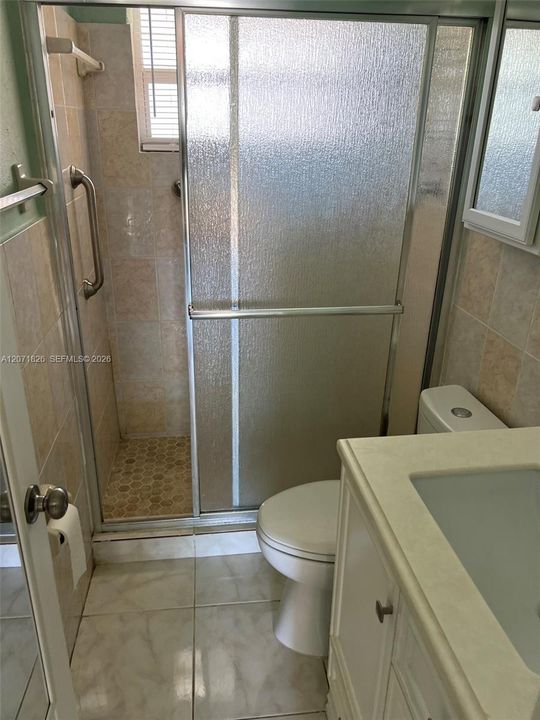 For Rent: $1,900 (1 beds, 1 baths, 800 Square Feet)