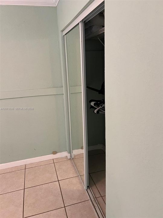 For Rent: $1,900 (1 beds, 1 baths, 800 Square Feet)