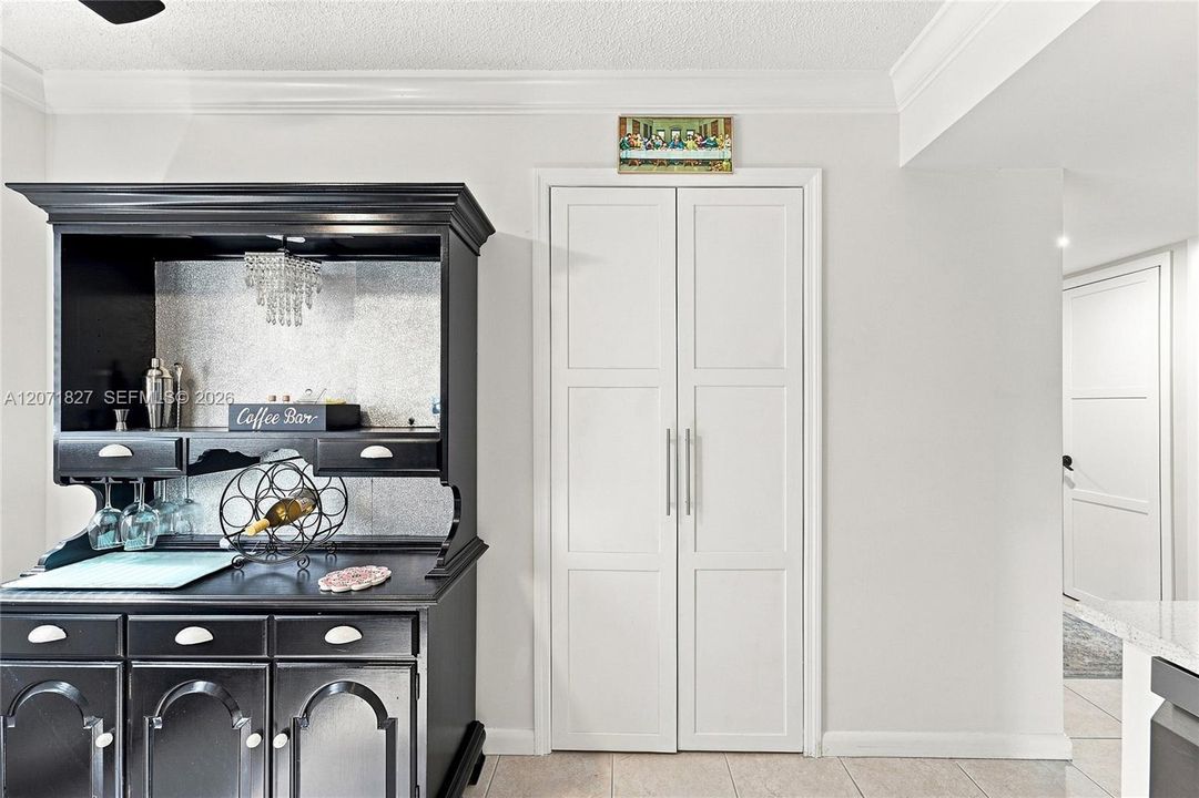 For Sale: $239,000 (2 beds, 2 baths, 900 Square Feet)
