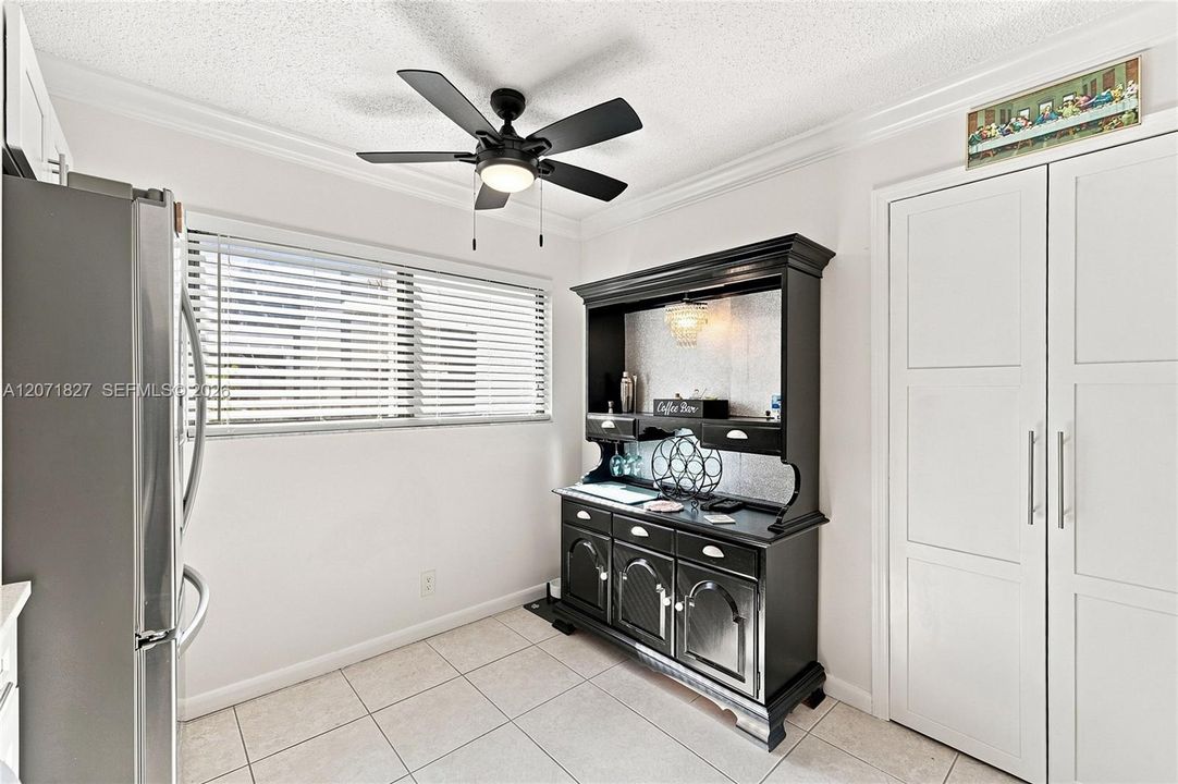 For Sale: $239,000 (2 beds, 2 baths, 900 Square Feet)