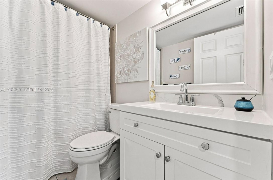 For Sale: $239,000 (2 beds, 2 baths, 900 Square Feet)