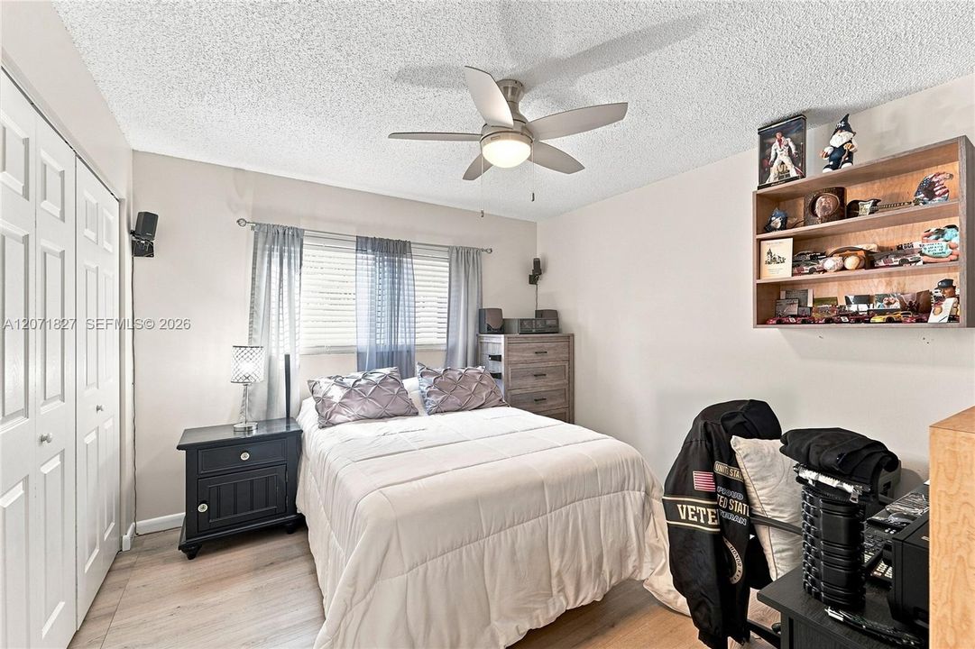 For Sale: $239,000 (2 beds, 2 baths, 900 Square Feet)