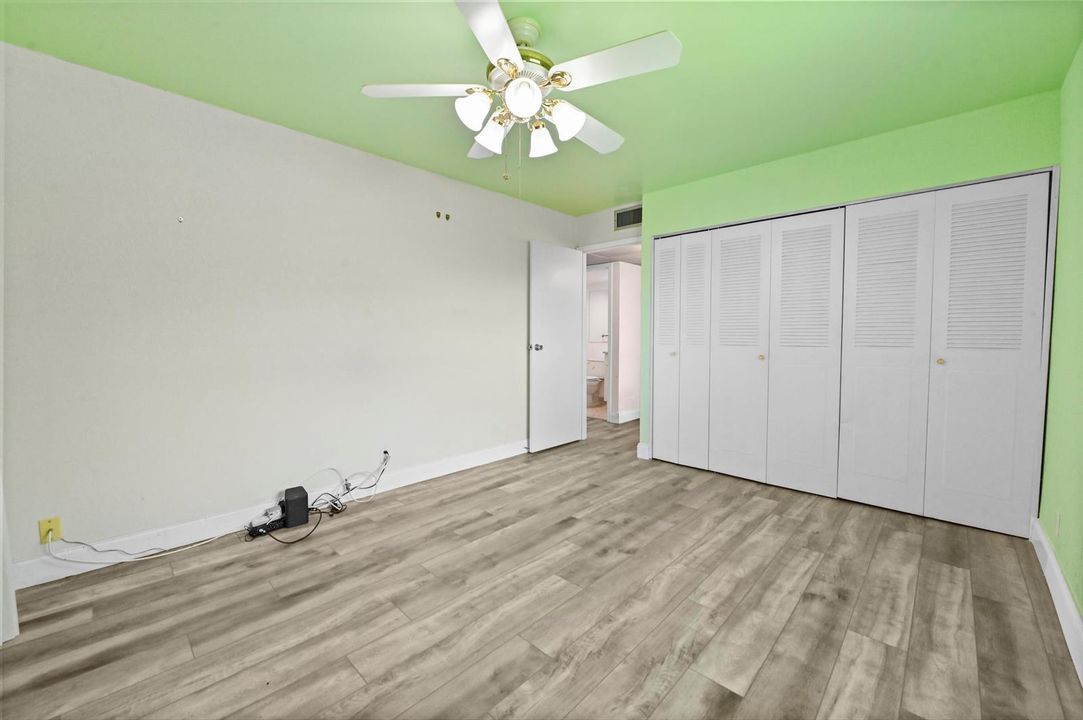 20 Bedroom 02