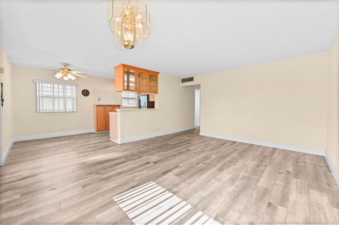 09 Living Room 04