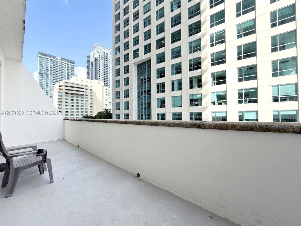 For Rent: $4,500 (2 beds, 1 baths, 1072 Square Feet)