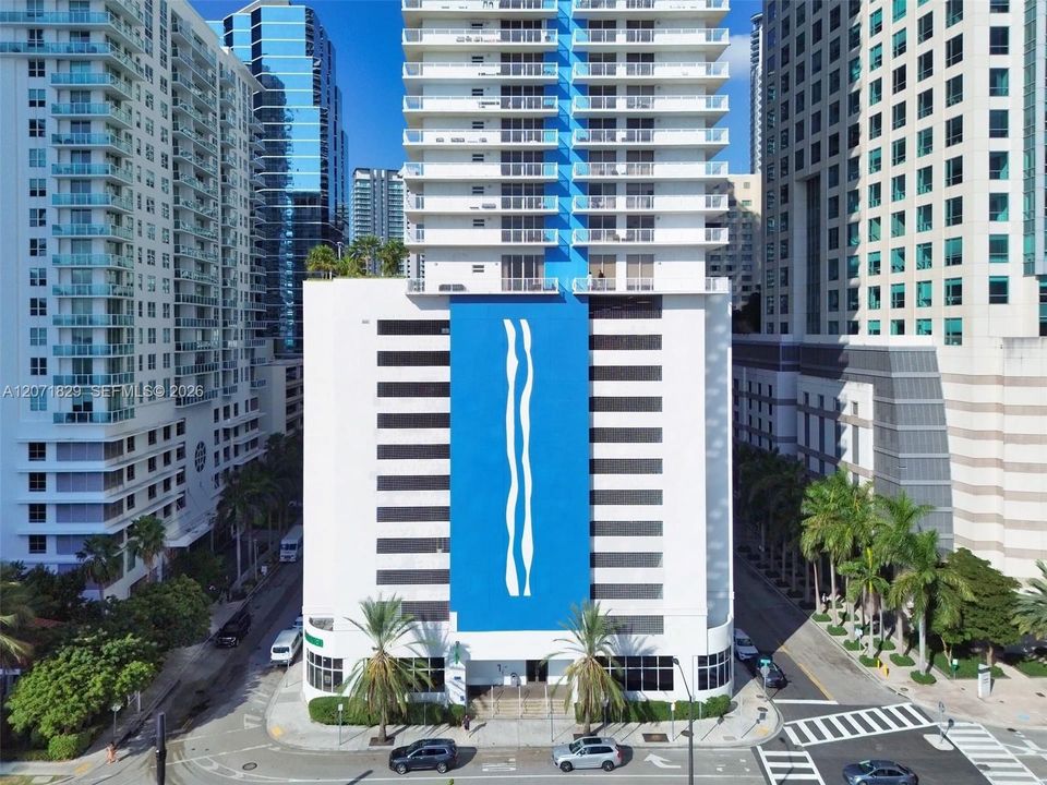 For Rent: $4,500 (2 beds, 1 baths, 1072 Square Feet)