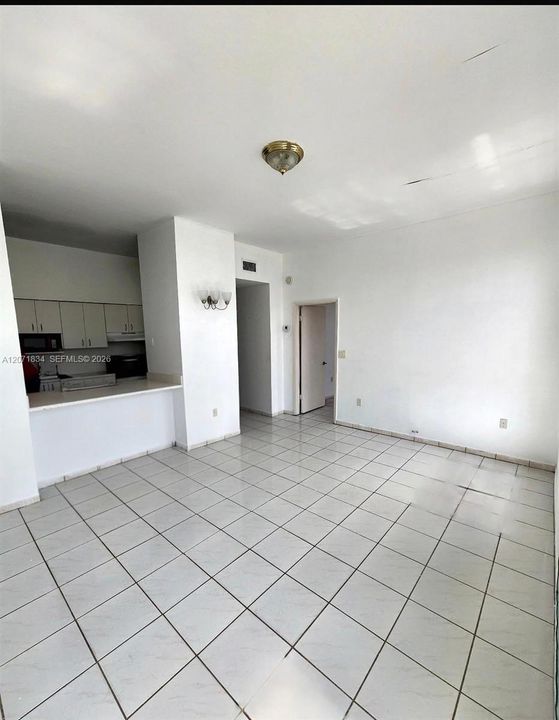 For Rent: $1,675 (1 beds, 1 baths, 570 Square Feet)