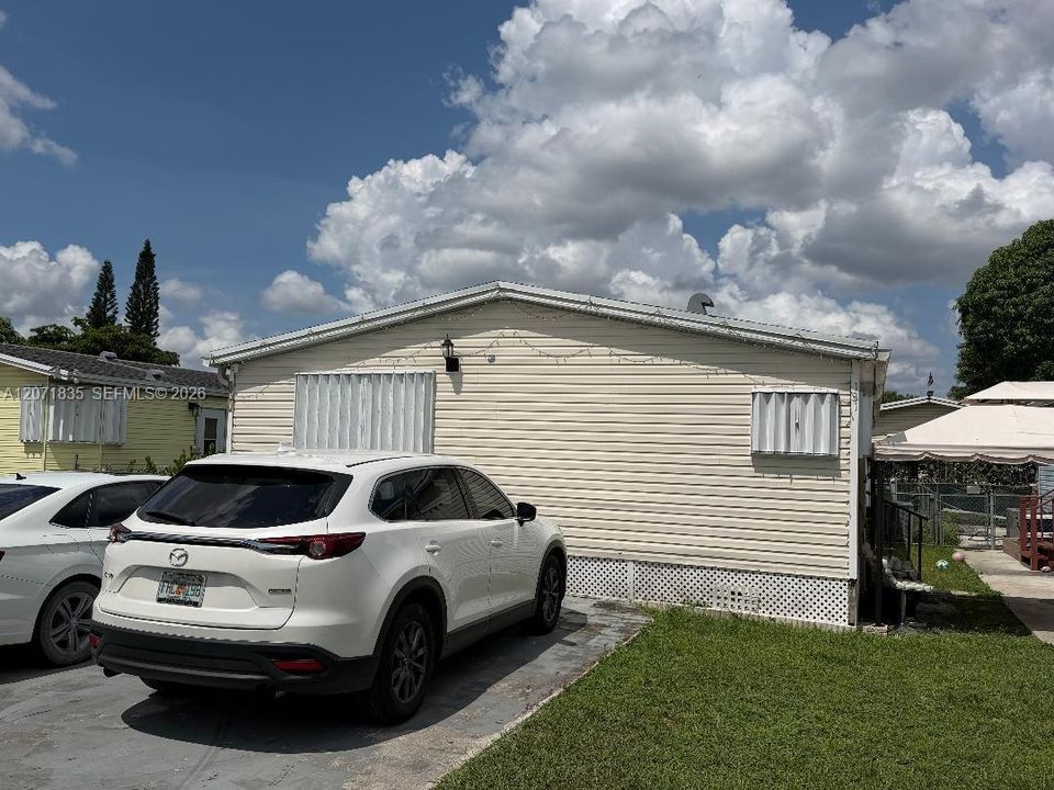 En Venta: $300,000 (3 camas, 2 baños, 1430 Pies cuadrados)