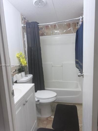 En Venta: $300,000 (3 camas, 2 baños, 1430 Pies cuadrados)