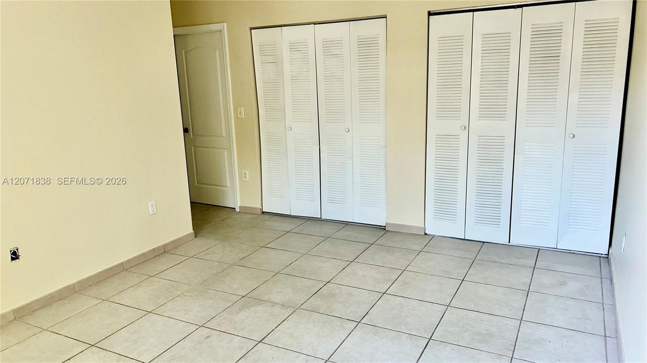Spacious Masteroom