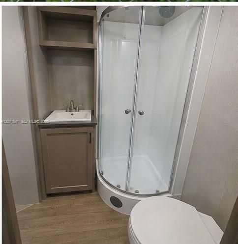 For Rent: $1,075 (0 beds, 1 baths, 300 Square Feet)