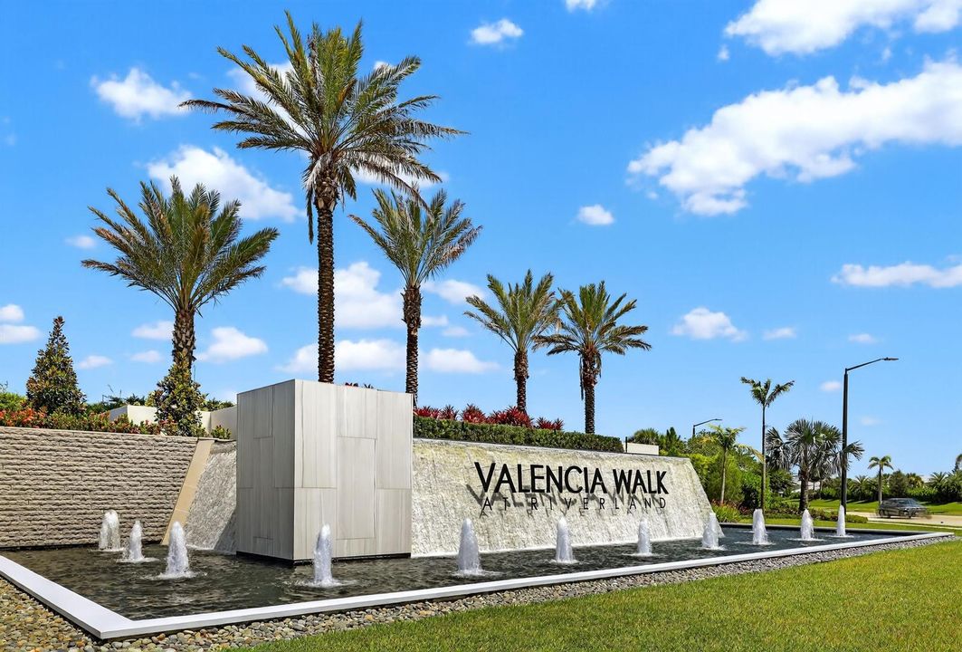 VALENCIA WALK TRIBECA 4 BR 3 BA