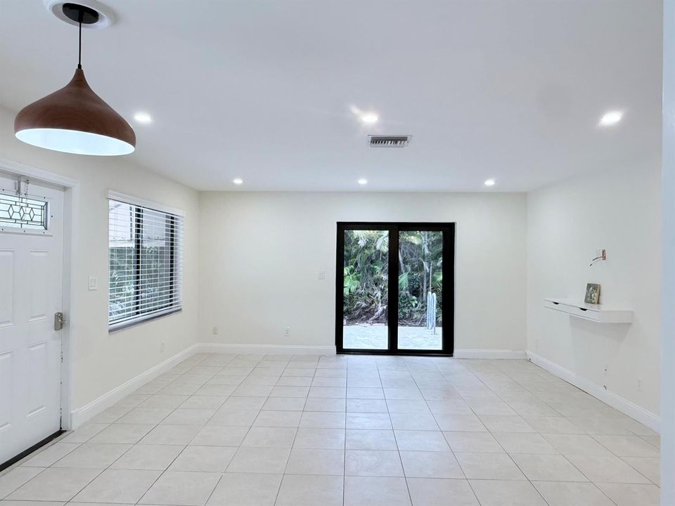 825 Dogwood Dr. Delray Beach