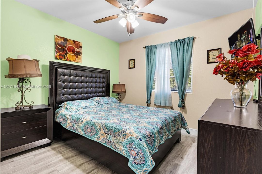 For Sale: $365,000 (3 beds, 2 baths, 1580 Square Feet)