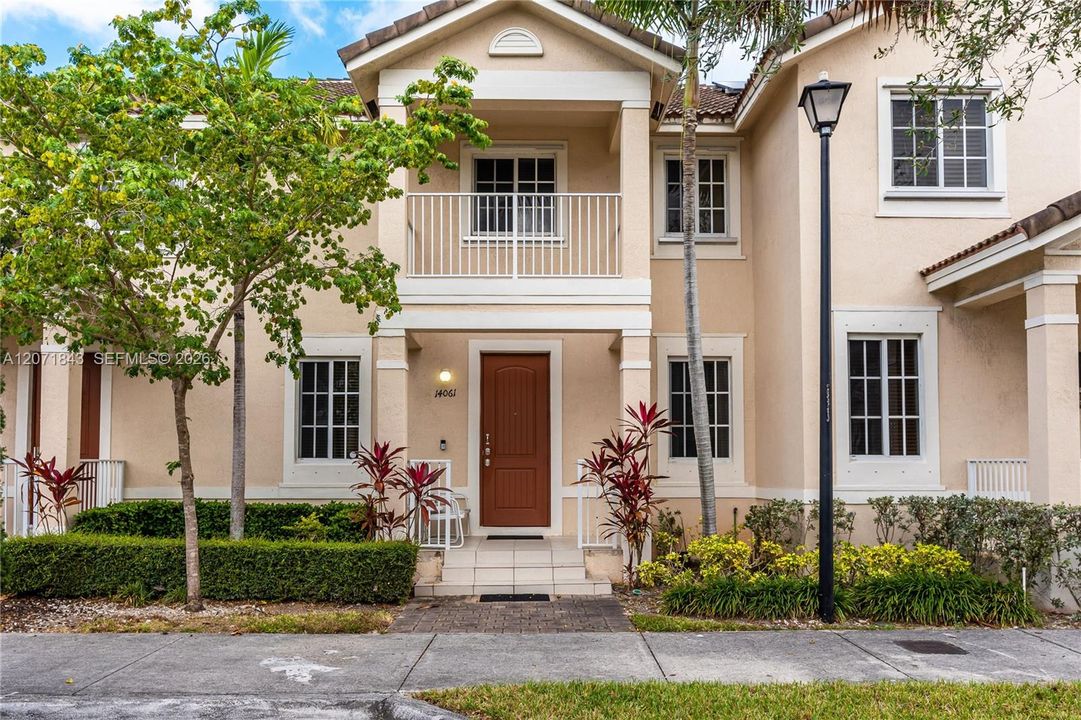 For Sale: $365,000 (3 beds, 2 baths, 1580 Square Feet)