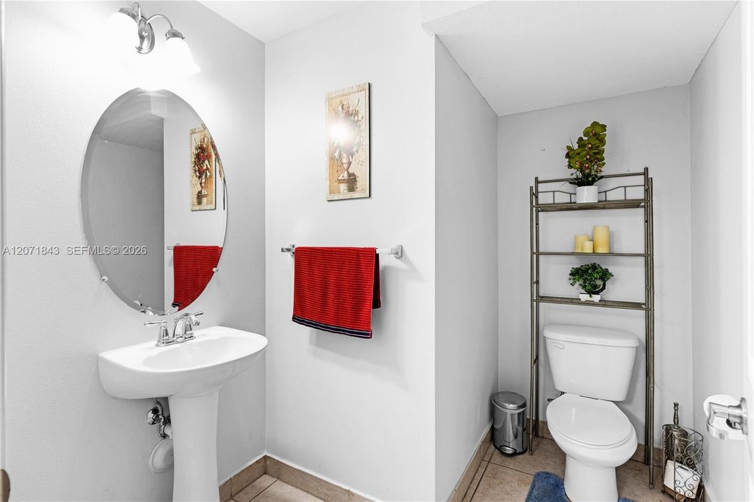 For Sale: $365,000 (3 beds, 2 baths, 1580 Square Feet)