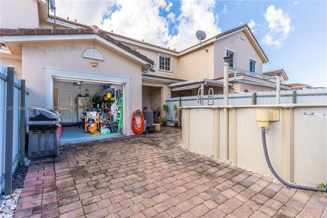 For Sale: $365,000 (3 beds, 2 baths, 1580 Square Feet)