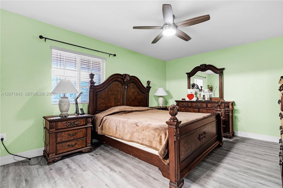 For Sale: $365,000 (3 beds, 2 baths, 1580 Square Feet)