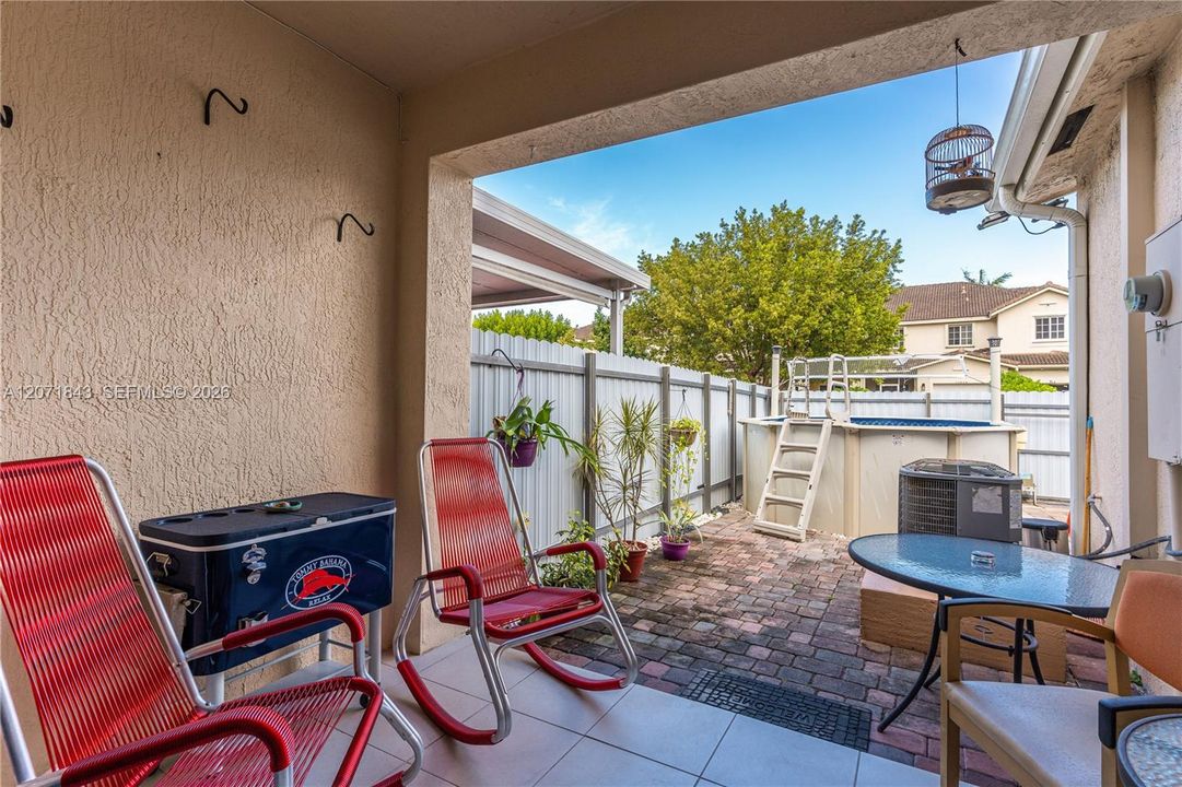 For Sale: $365,000 (3 beds, 2 baths, 1580 Square Feet)
