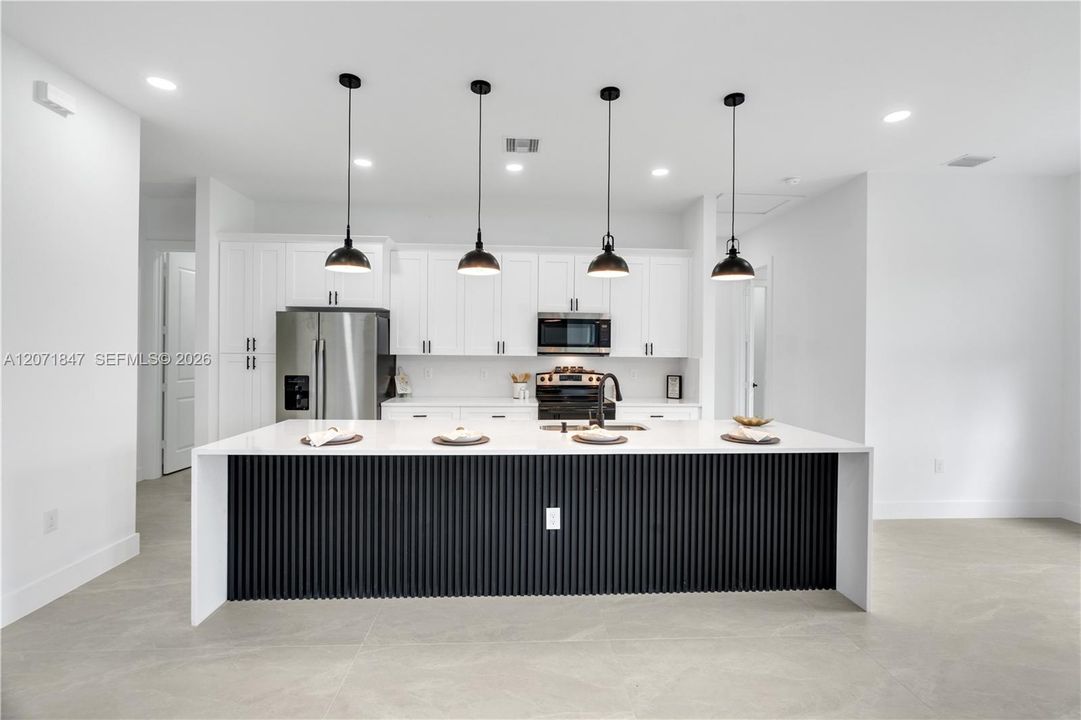 For Sale: $354,900 (4 beds, 2 baths, 1650 Square Feet)