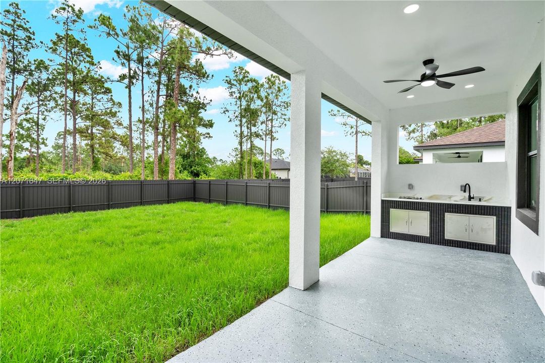 For Sale: $354,900 (4 beds, 2 baths, 1650 Square Feet)