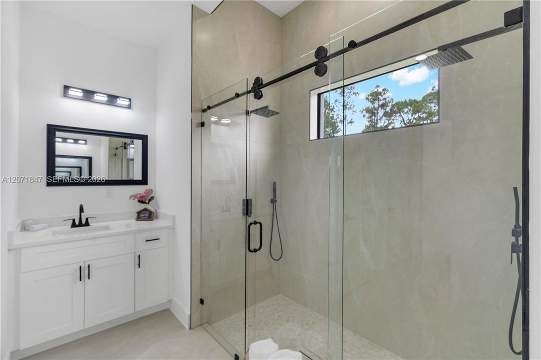 For Sale: $354,900 (4 beds, 2 baths, 1650 Square Feet)