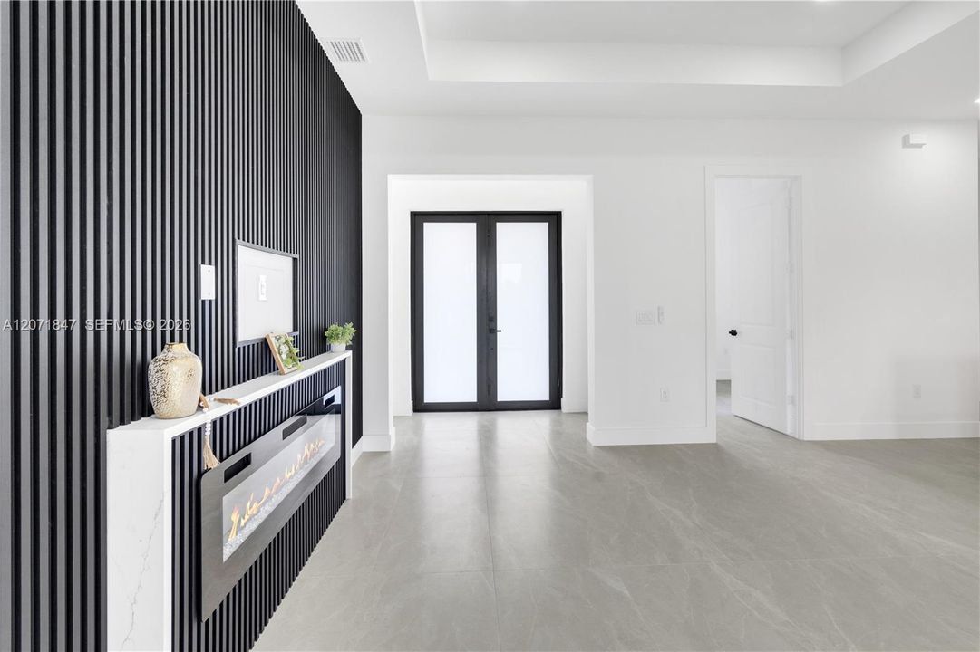 For Sale: $354,900 (4 beds, 2 baths, 1650 Square Feet)
