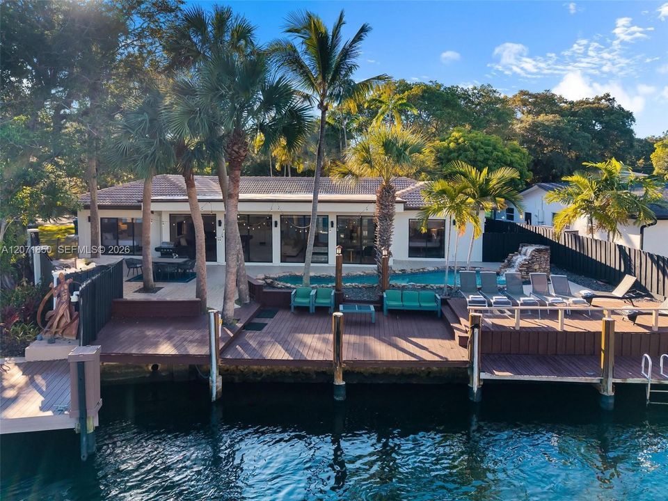 For Sale: $3,250,000 (4 beds, 3 baths, 3158 Square Feet)