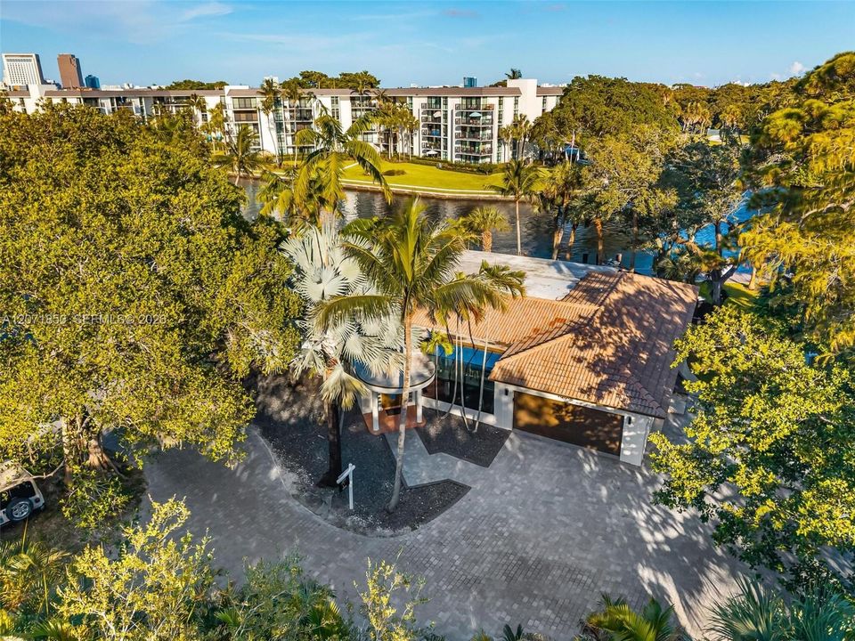 For Sale: $3,250,000 (4 beds, 3 baths, 3158 Square Feet)